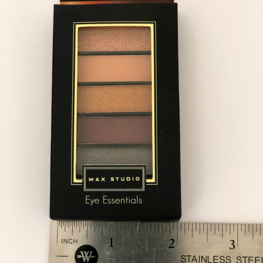 Max Studio Desert Sands Eyeshadow Palette